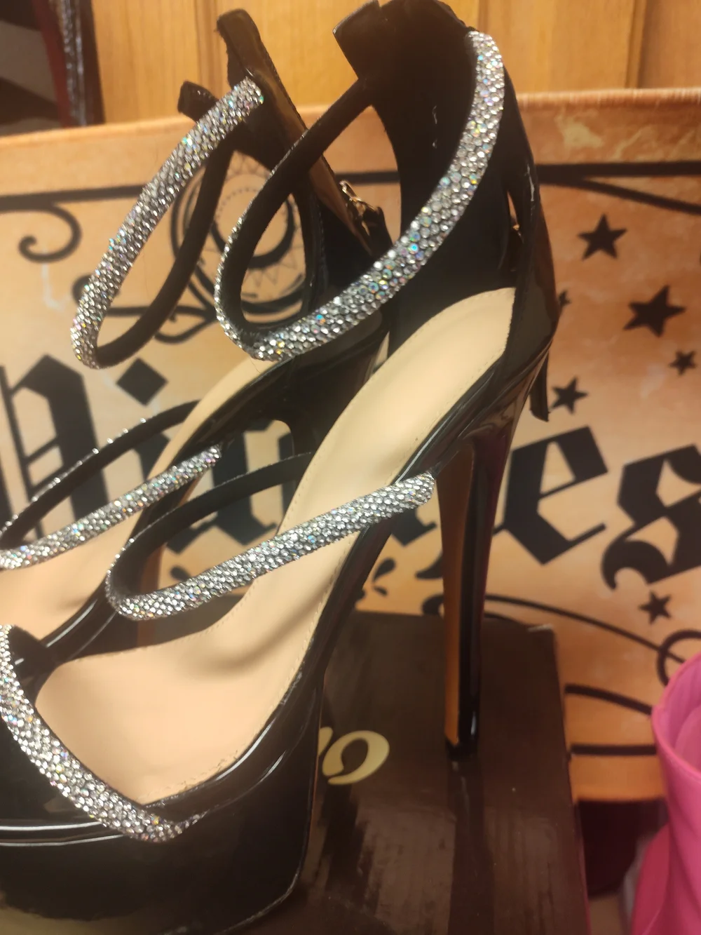 N/A elegant black